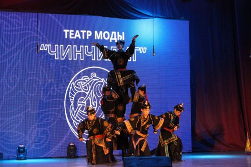 В Туве появился Эрзинский театр моды и костюма «Чинчилиг»