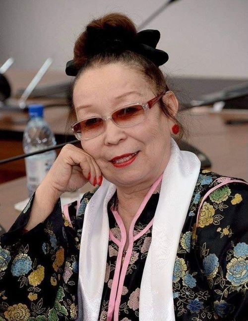 Руководитель Кызылского ТЮЗ отмечает свой 75-летний юбилей