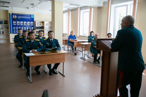 В Туву прибыли 7 молодых офицеров МЧС