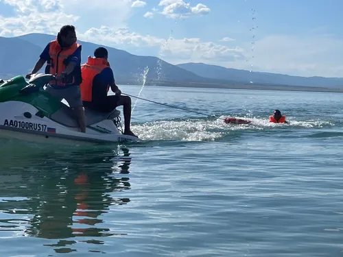 На озере Чагытай открылся временный спасательный пост