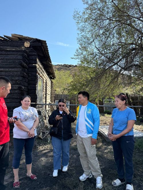 Многодетная семья из Тувы просит о помощи после пожара