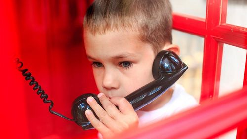 Детский телефон доверия поможет