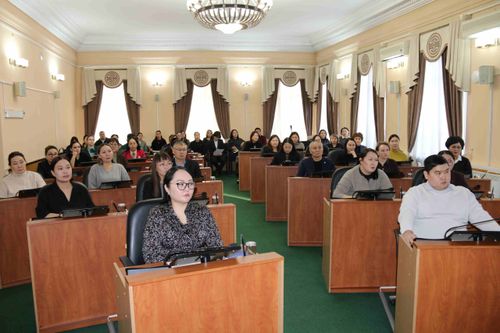 В Верховном Хурале Тувы провели семинар для юристов по подготовке законопроектов