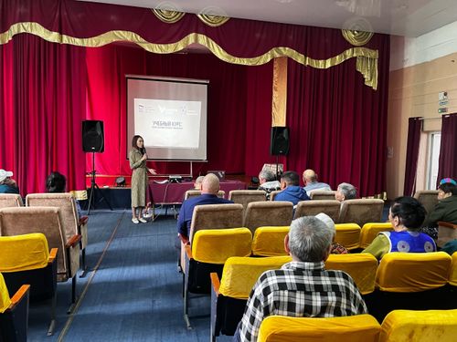 Постояльцам Кызылского дома ветеранов провели обучающий семинар об огородничестве