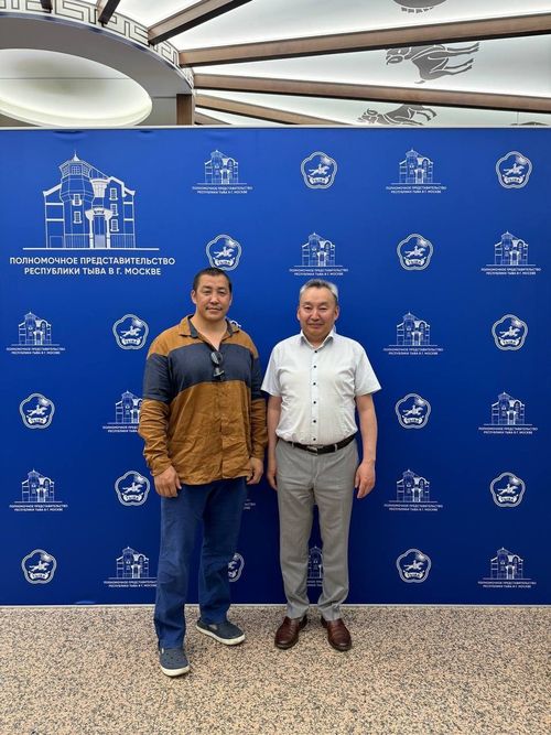 Полномочный представитель Тувы в г. Москве встретился с актером Амаду Мамадаковым