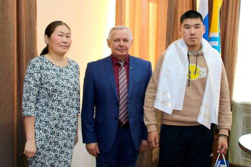 В Верховном Хурале состоялась встреча с Кан-Демиром Лопсан-Комбу