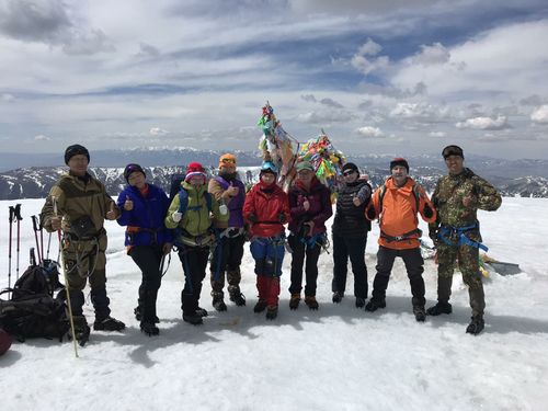 Росгвардеец Тувы покорил самую высокую точку Восточной Сибири