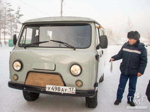 Жители Тувы продолжают передавать свои машины в помощь бойцам на СВО