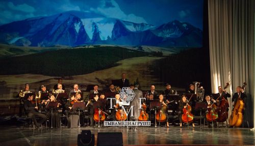 В Туве состоялась торжественное собрание в честь Дня Республики Тыва