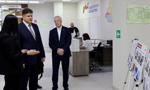 Полномочный представитель в Томске посетил значимые производственные и социальные объекты