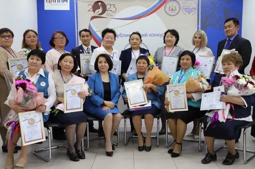 Лучшим педагогом-наставником Тувы стала Чодураа Кужугет из школы № 8 г. Кызыла