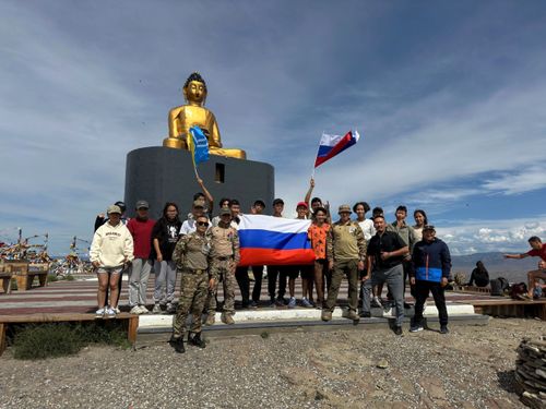В Кызыле на горе Догээ участники СВО провели урок патриотизма