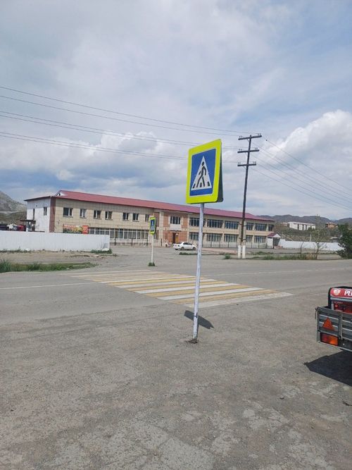 В Ак-Довураке устанавливают дополнительные дорожные знаки