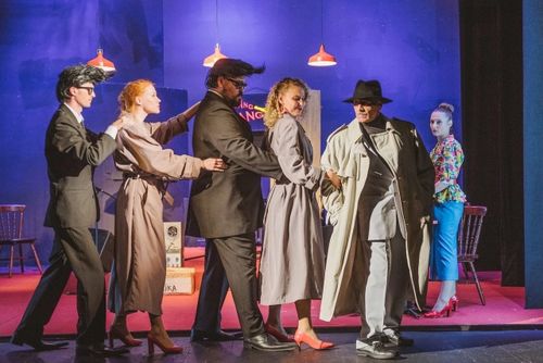 Театр из Шарыпово покажет в Туве спектакль «Я нанял убийцу»