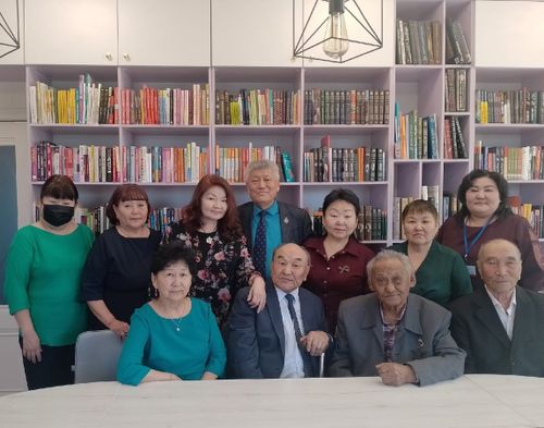 Каа-Хем суурнуң төп ном саңынга солун ужуражылга