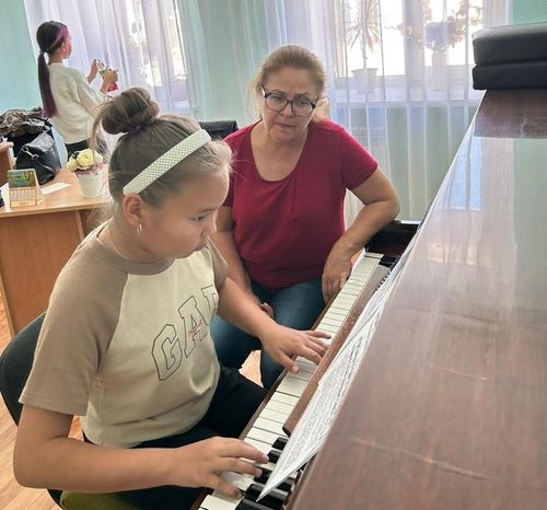 Учащиеся Республиканской школы искусств откроют 55-й концертный сезон Тувгосфилармонии