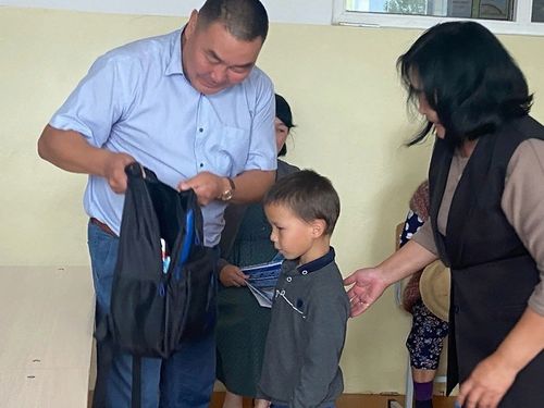 Благотворительная акция «Помоги собраться в школу» продолжается