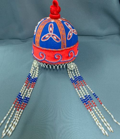 ТувГУ получил патент на промышленный образец национальной шапки