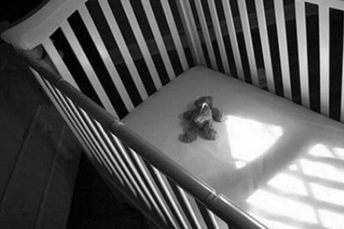 В Туве на мужчину, по пьяни задавившего ребенка во сне, завели уголовное дело