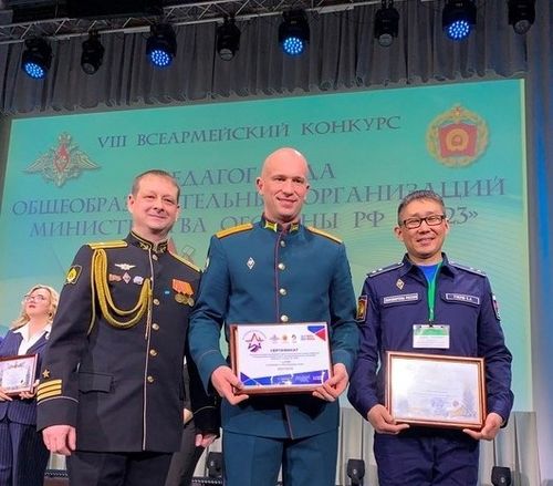 Сылдыс Тулуш из Кызылского президентского кадетского училища стал воспитателем года