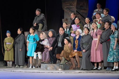 Национальный театр Тувы открыл месяц мероприятий к 120-летию Виктора Кок-оола