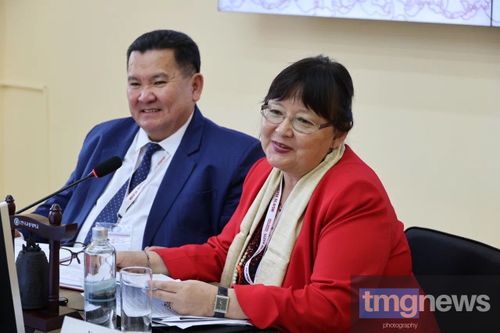 В ТувГУ проходит заключительная часть научной программы форума