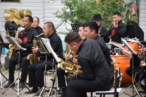 Духовой оркестр Правительства Тувы провел концерт в исправительной колонии