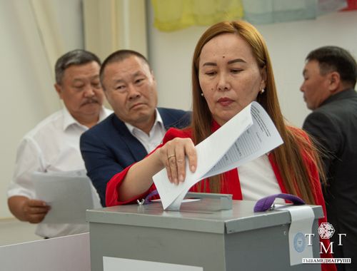 В Кызыле прошла 40-ая конференция Тувинского регионального отделения партии «Единая Россия»