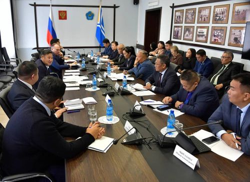 Глава Тувы провел рабочее совещание по приоритетным направлениям