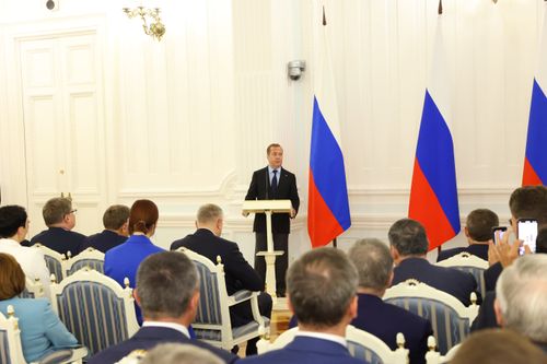 Законодательная работа, подготовка к ЕДГ и выборам в Госдуму-2026: Дмитрий Медведев встретился с фракцией «Единой России»