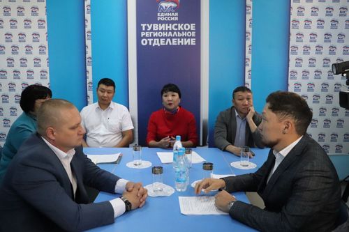 В Туве подвели итоги предварительного голосования «Единой России»