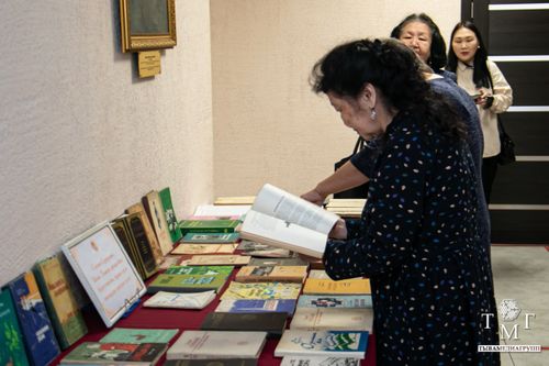 В ТИГПИ состоялся «круглый стол», посвященный 100-летию тувинского писателя Салима Сюрюн-оола