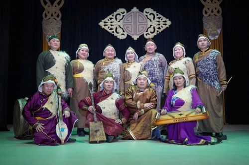 Ансамбль из Тувы примет участие во Всероссийском фестивале-конкурсе «Поёт село родное. На волне традиций»