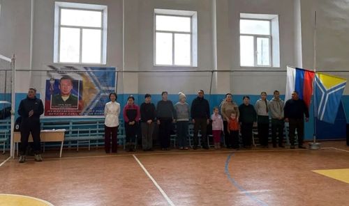 Айвар Монгуштуң чырык адынга турскааткан хол бөмбүүнүң маргылдаазы