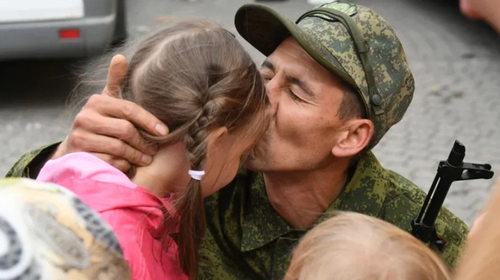 В Думу внесли законопроекты об отсрочке для многодетных отцов