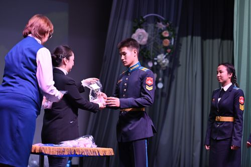 Воспитанники Кызылского президентского кадетского училища вступили в ряды Движения Первых