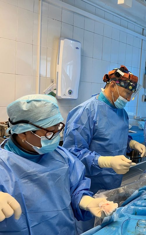 В Туве врачи-хирурги провели сложную операцию пациенту с инсультом