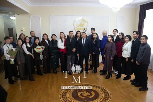 В День российской печати в Правительстве Тувы наградили лучших журналистов и работников СМИ