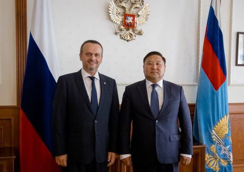 В Москве состоялась рабочая встреча Главы Тувы Владислава Ховалыга с министром транспорта России Андреем Никитиным