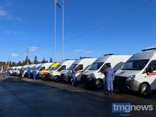 В Туву пригнали 12 новых карет скорой помощи