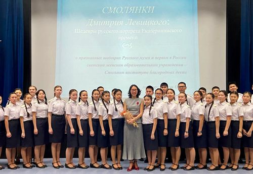 Кадетов Тувы познакомили с работами Дмитрия Левицкого