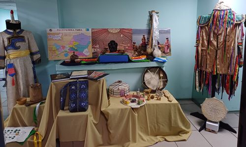 Уголок о Туве в ЛНР