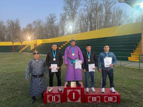 В Туве подвели итоги республиканского турнира по хурешу, посвященного Году защитника Отечества и Празднику Весны и Труда
