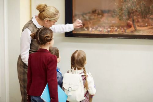 В России предлагают запустить «Тютчевскую карту» для детей и родителей