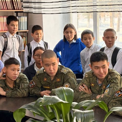 Ко Дню Конституции Молодежный Совет провел встречу в Тувинском кадетском корпусе