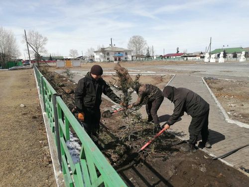 Жители Эрзинского района приняли участие в конкурсах «Самый чистый район» и «Самое чистое село»