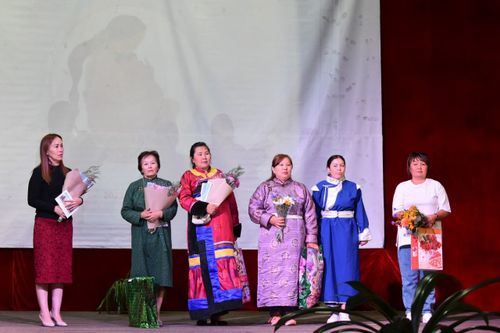 В Пий-Хемском районе прошел районный форум матерей «Благополучная семья – процветающая Тува»