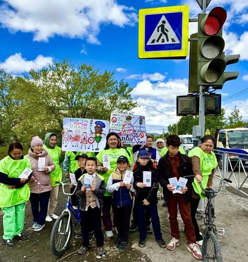 В Кызылском районе автоинспекторы и медики провели акцию «Безопасное лето»