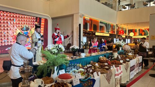 На ВДНХ представили тувинский свадебный стол