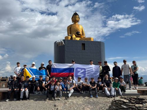 В Республике Тыва лекторы Общества «Знание» поднялись на гору Догээ